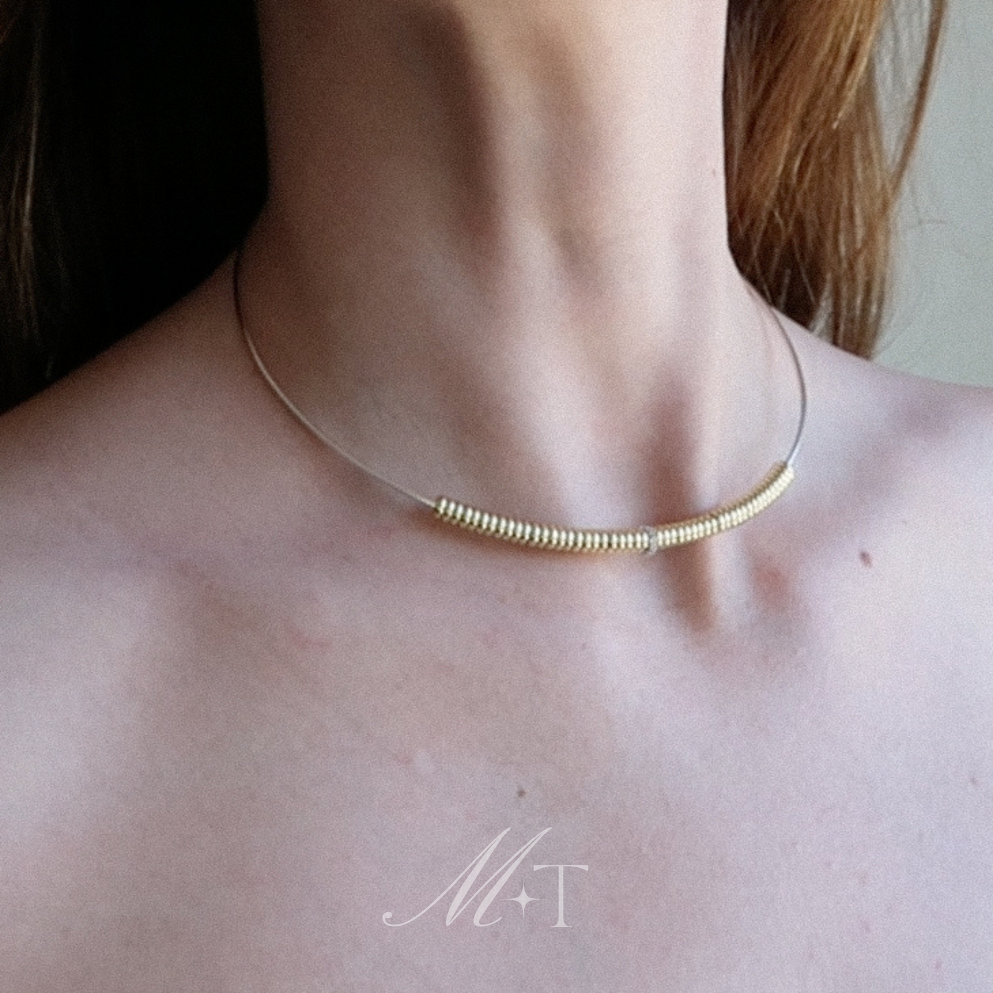 Disco Delfina Neckwire