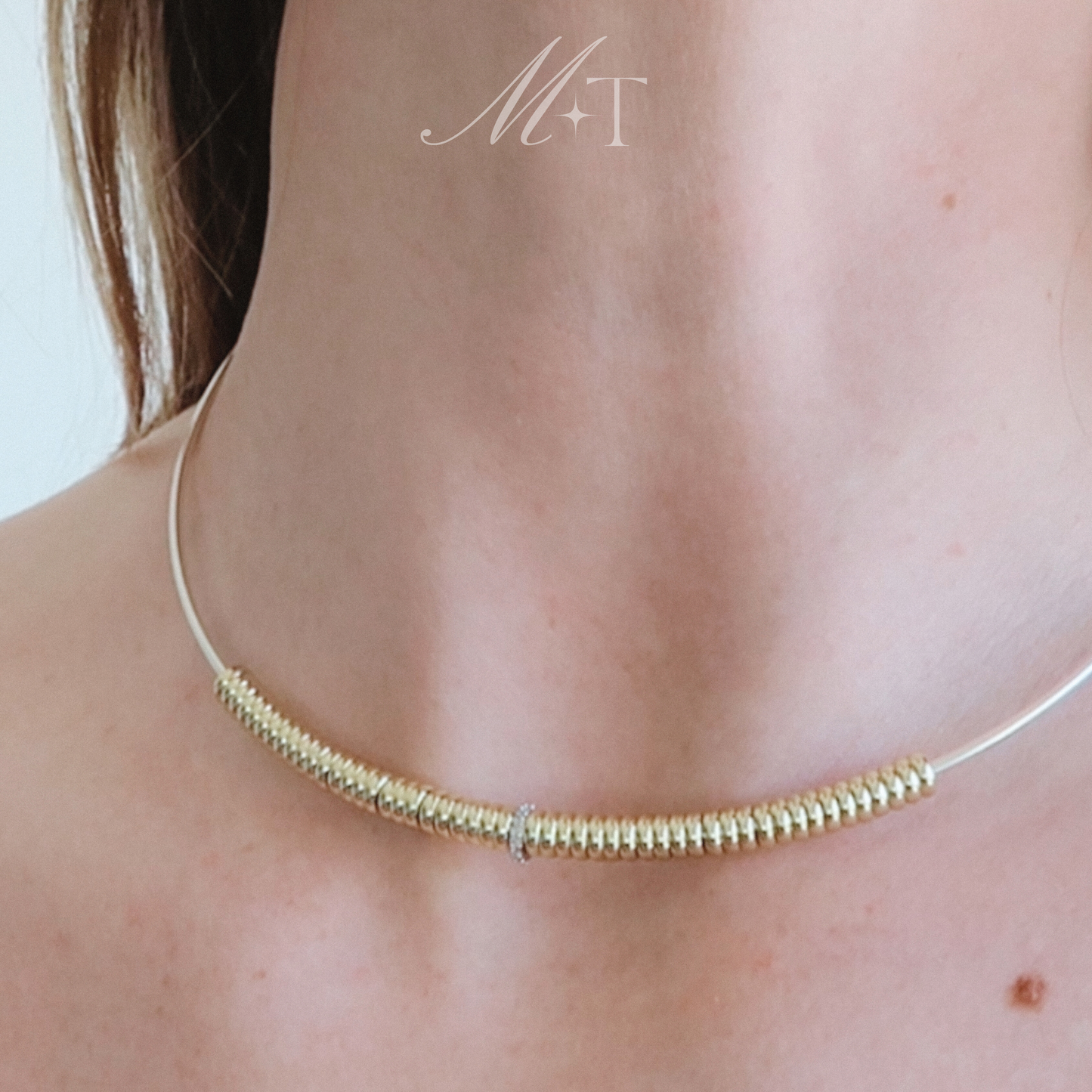 Disco Delfina Neckwire