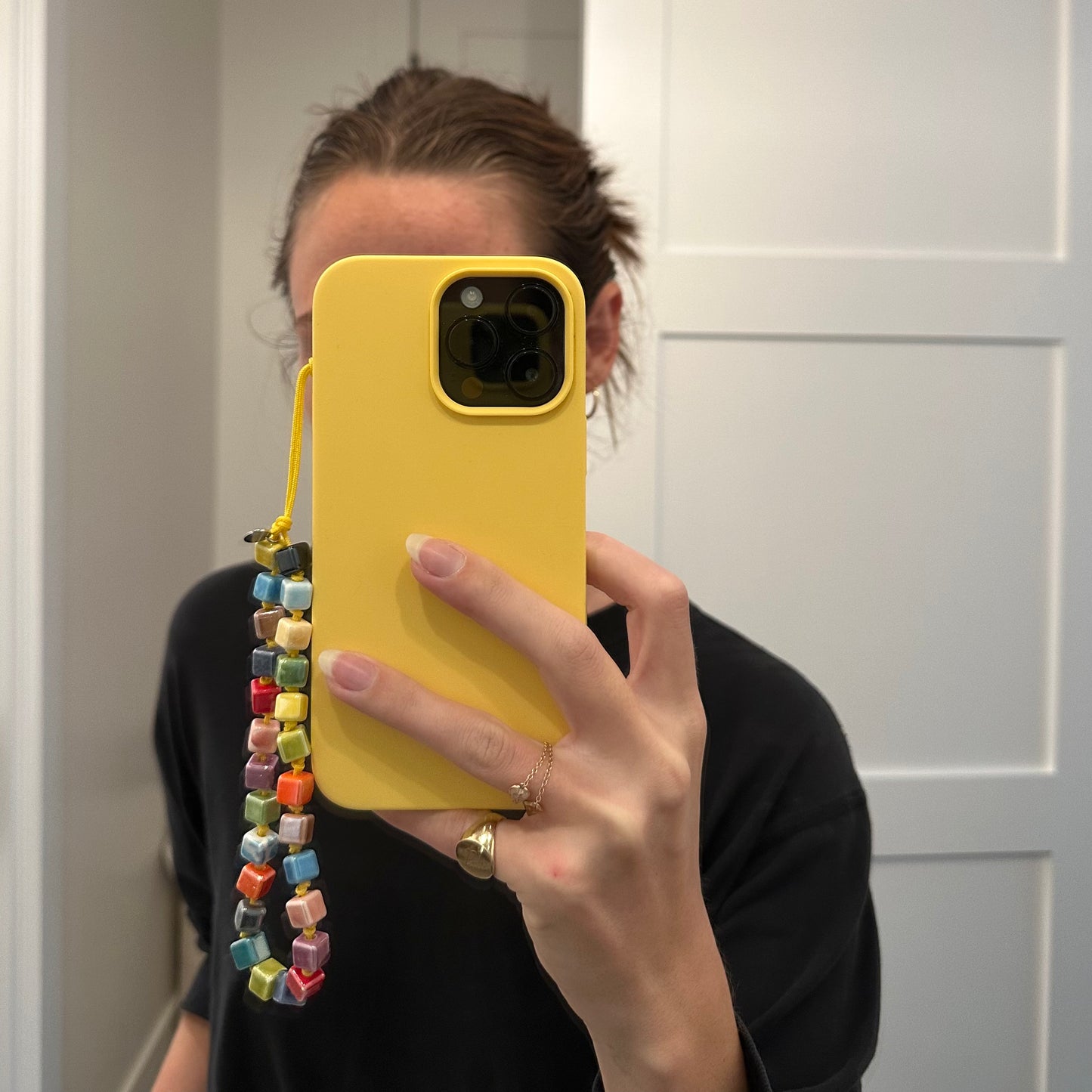 HAPPY PHONE WRISTLET