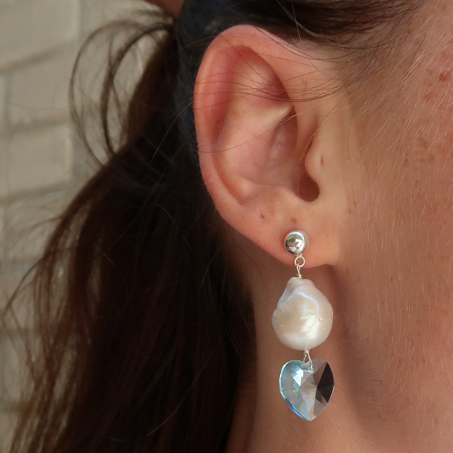 ELLA PEARL HEART EARRINGS