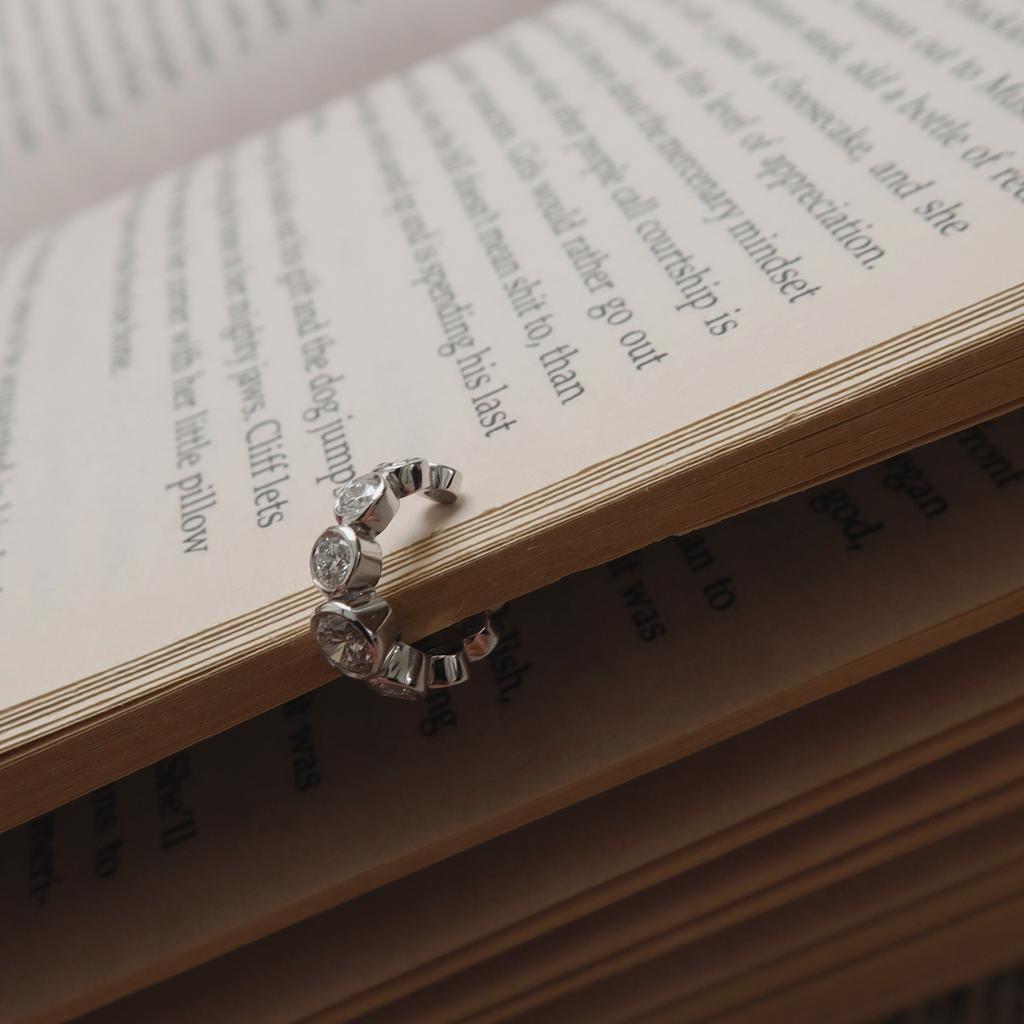 Hasina Round Bezel Diamond Ear Cuff