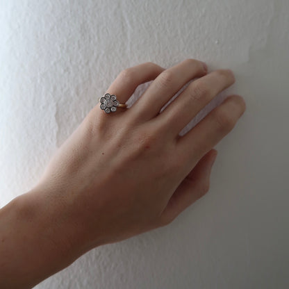 1ct Diamond Daisy Ring