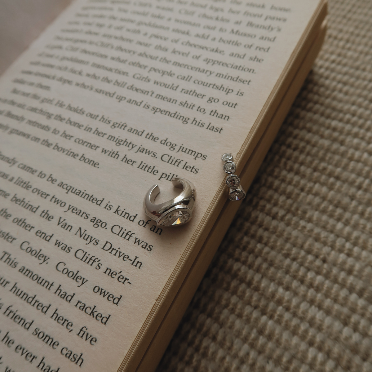 Strummer Pear Diamond Ear Cuff